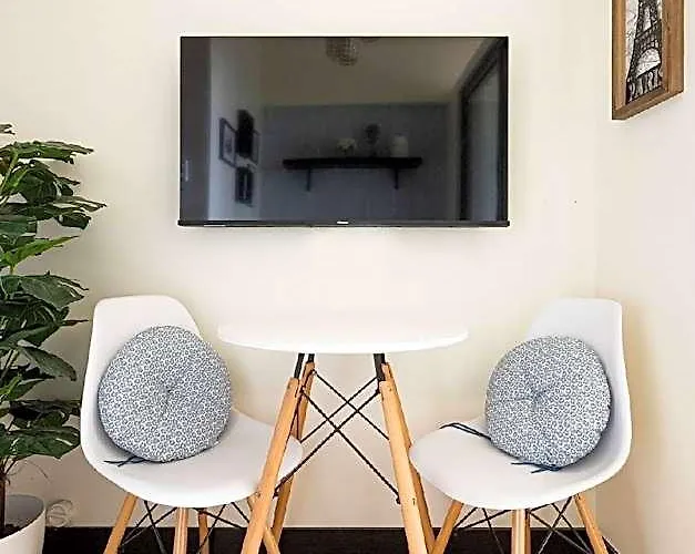 Cozy 1br Unit W/ Wi-fi+netflix 마닐라
